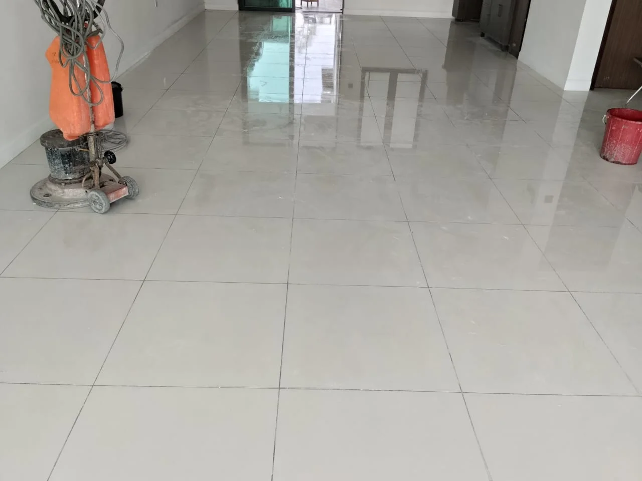 Floor Polishing Machine Red Bucket