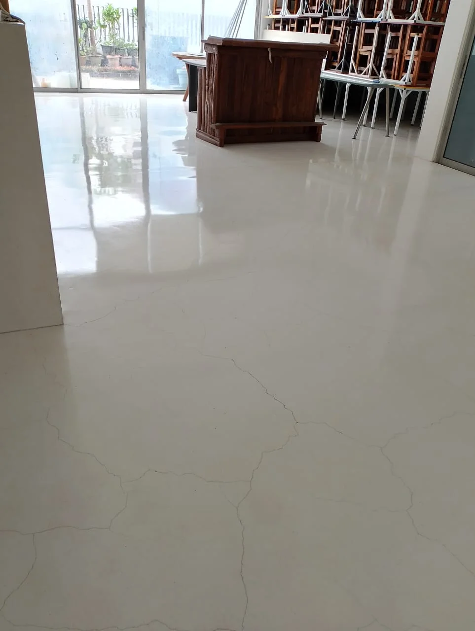 White Marble Floor Cracks Restaurant Polish